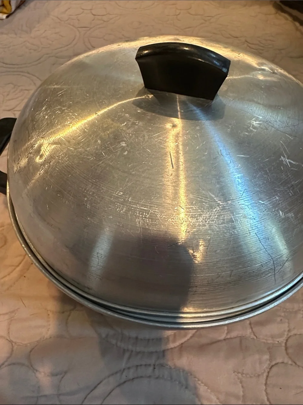 Stainless-Look Aluminum bun warmer with Lid and Insert - Silver